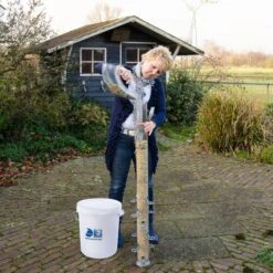 Bird Supply Store -Bird Supply Store 33020 lady